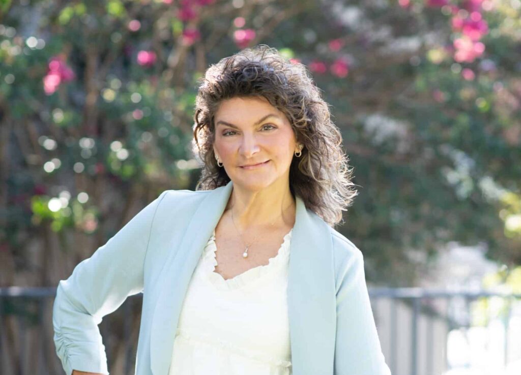 Lisa Fugel headshot